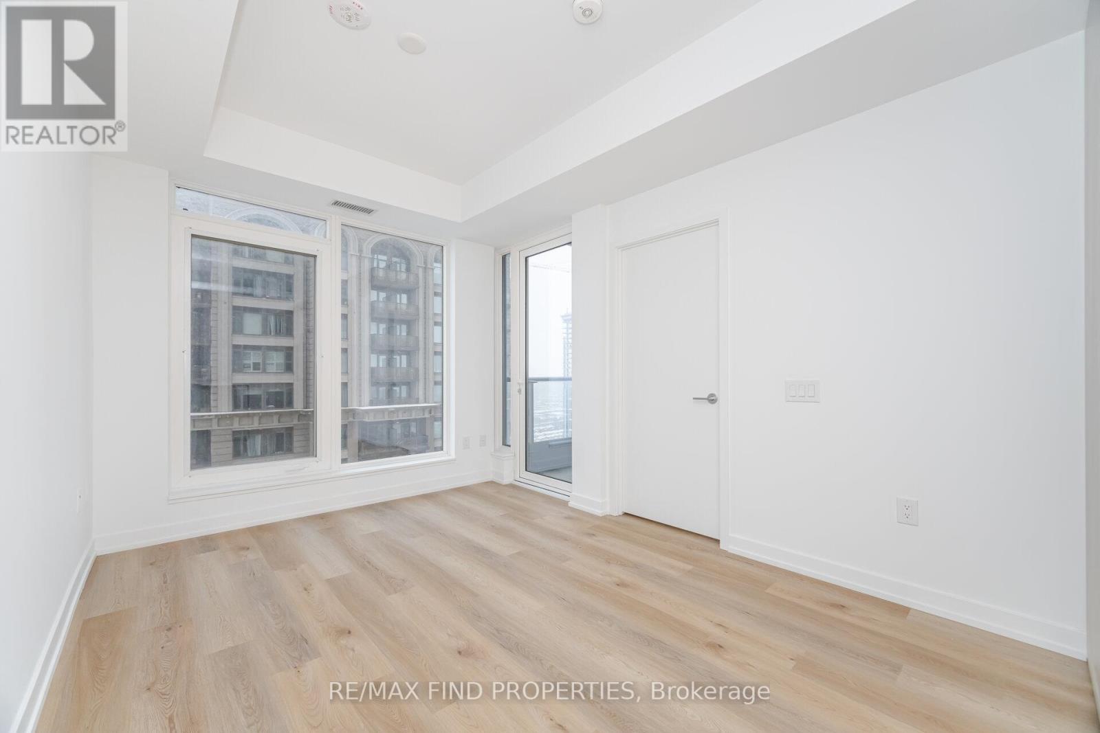 3205 - 395 Square One Drive, Mississauga, ON