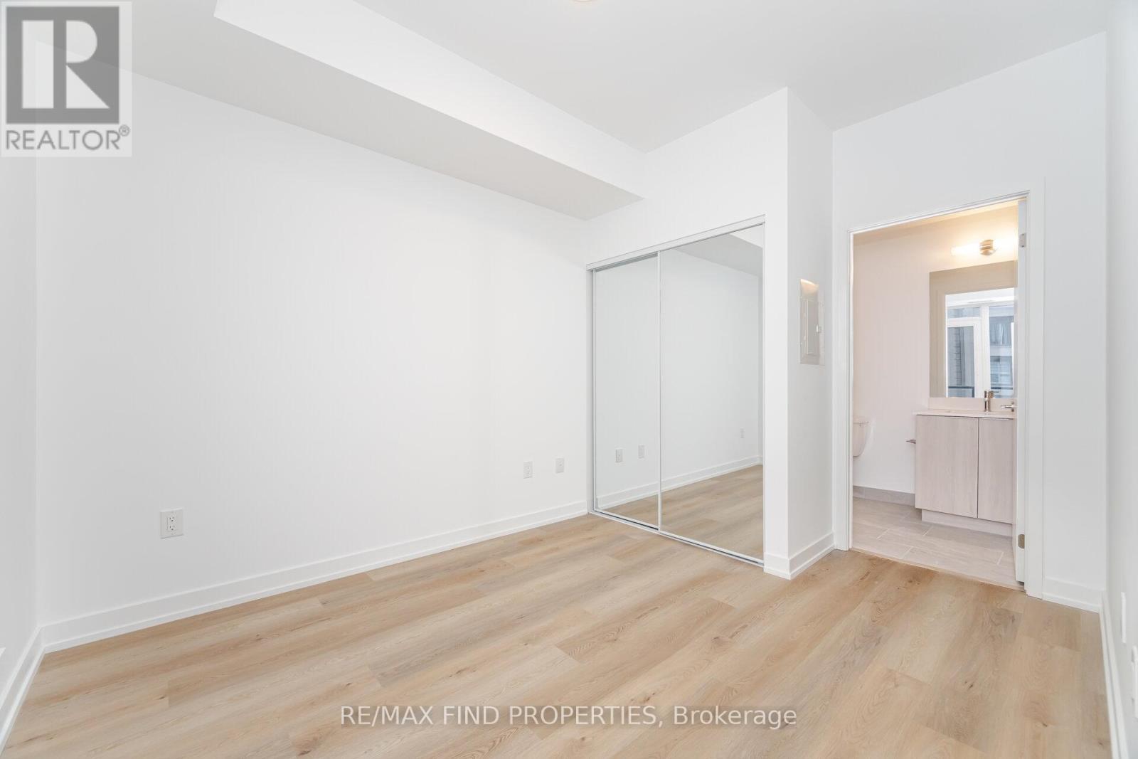 3205 - 395 Square One Drive, Mississauga, ON