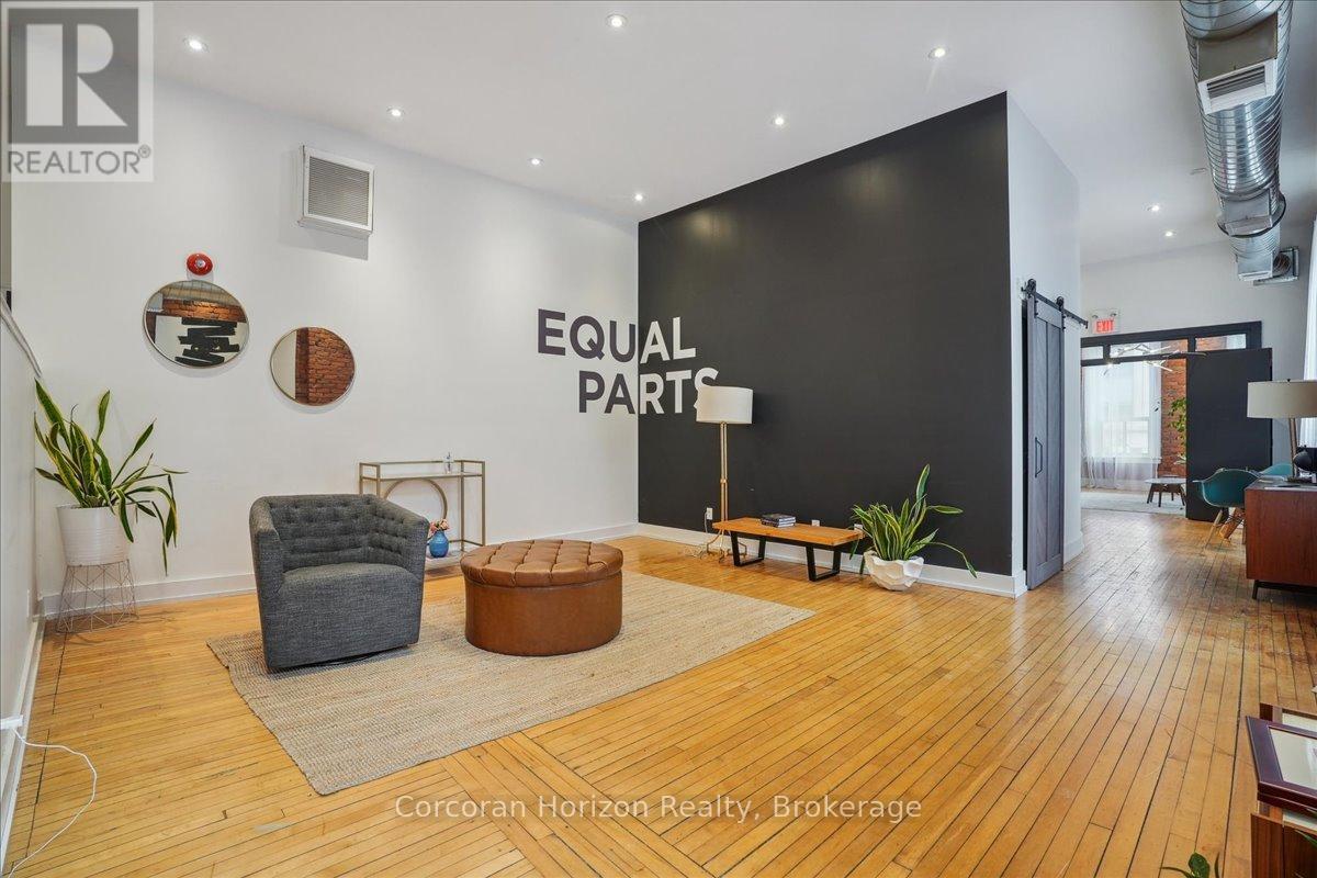 200 - 41 King William Street, Hamilton (Beasley), ON