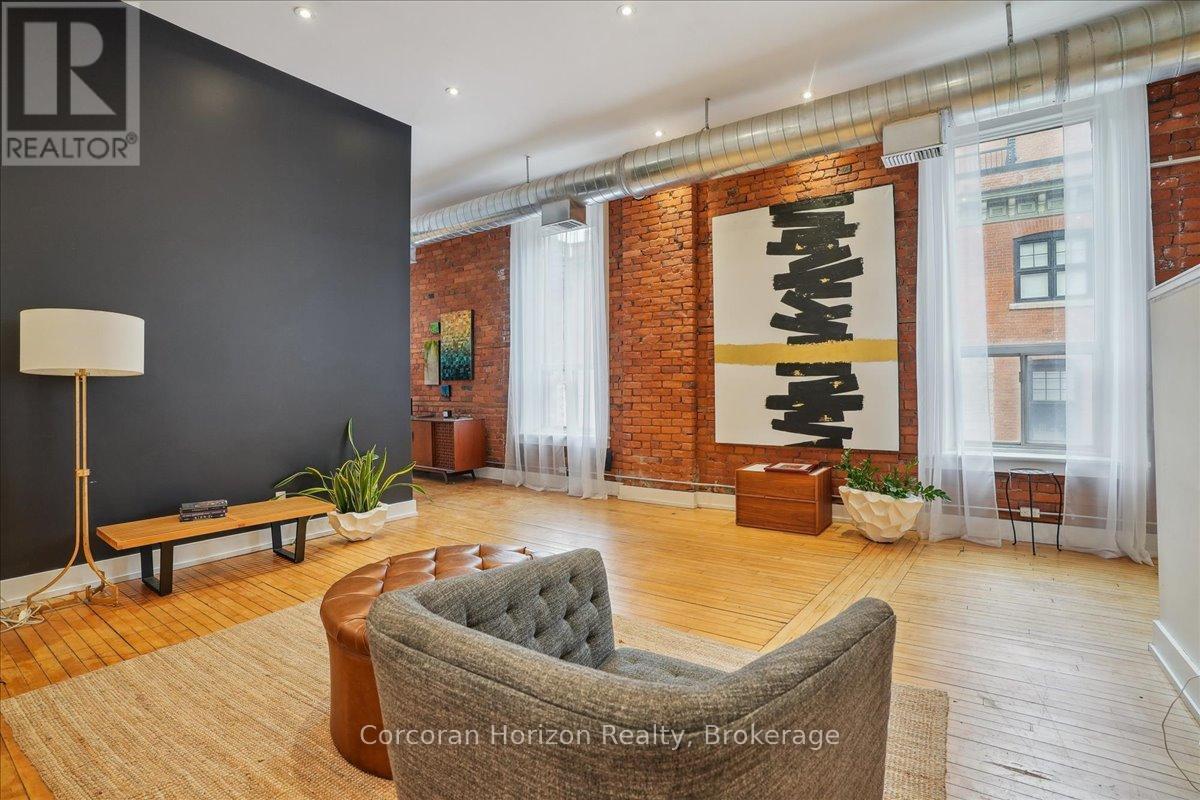 200 - 41 King William Street, Hamilton (Beasley), ON