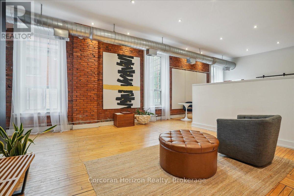 200 - 41 King William Street, Hamilton (Beasley), ON