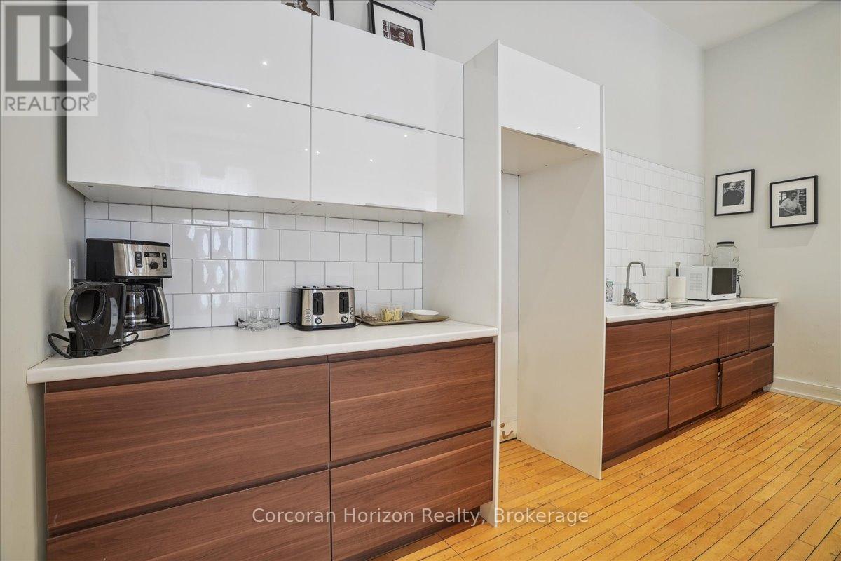 200 - 41 King William Street, Hamilton (Beasley), ON