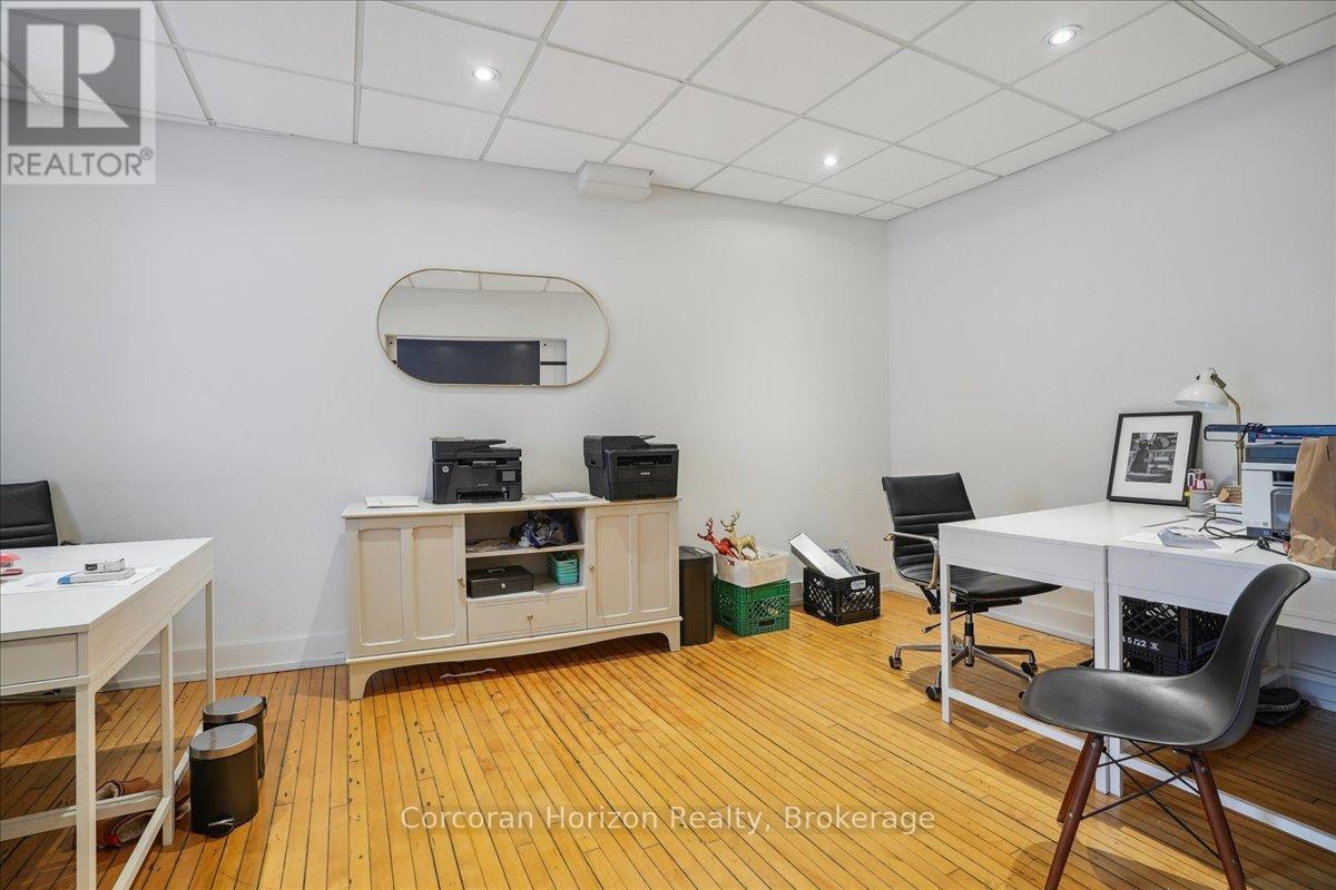 200 - 41 King William Street, Hamilton (Beasley), ON