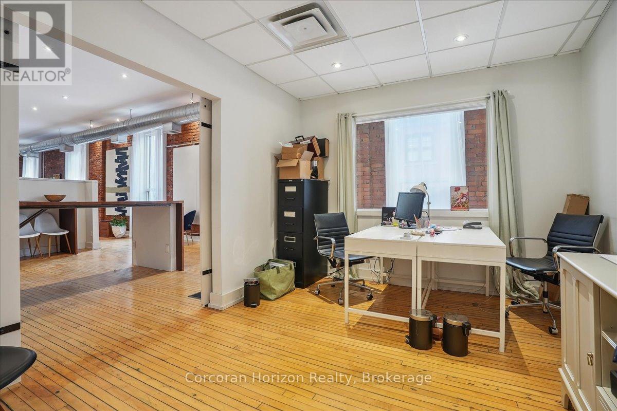 200 - 41 King William Street, Hamilton (Beasley), ON