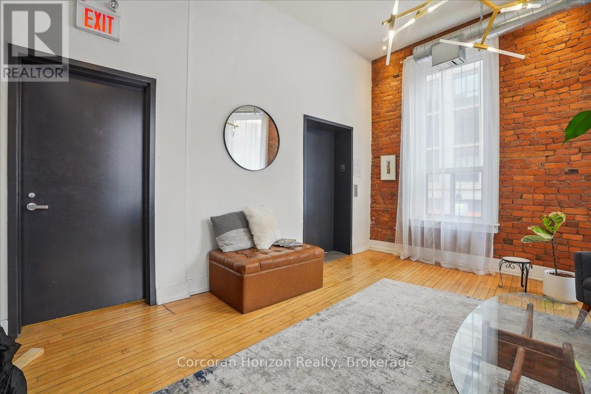 200 - 41 King William Street, Hamilton (Beasley), ON