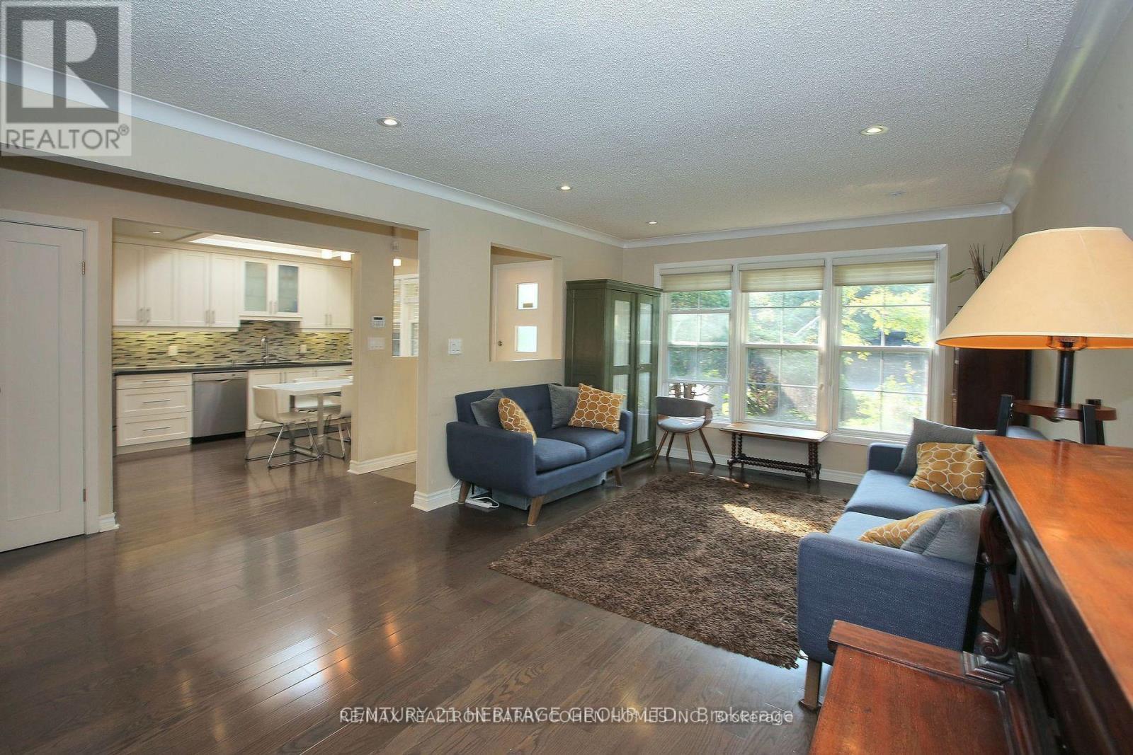 130 Grandview Avenue, Markham, ON - Indoor Photo Showing Living Room