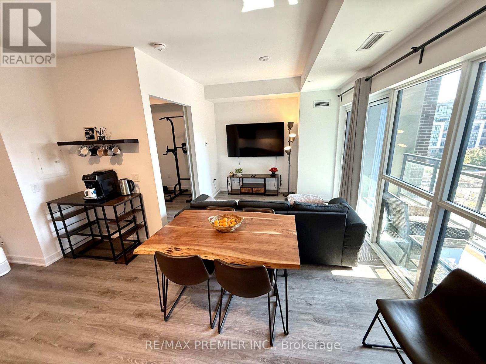515 - 25 Neighbourhood Lane, Toronto, ON - Indoor Photo Showing Living Room