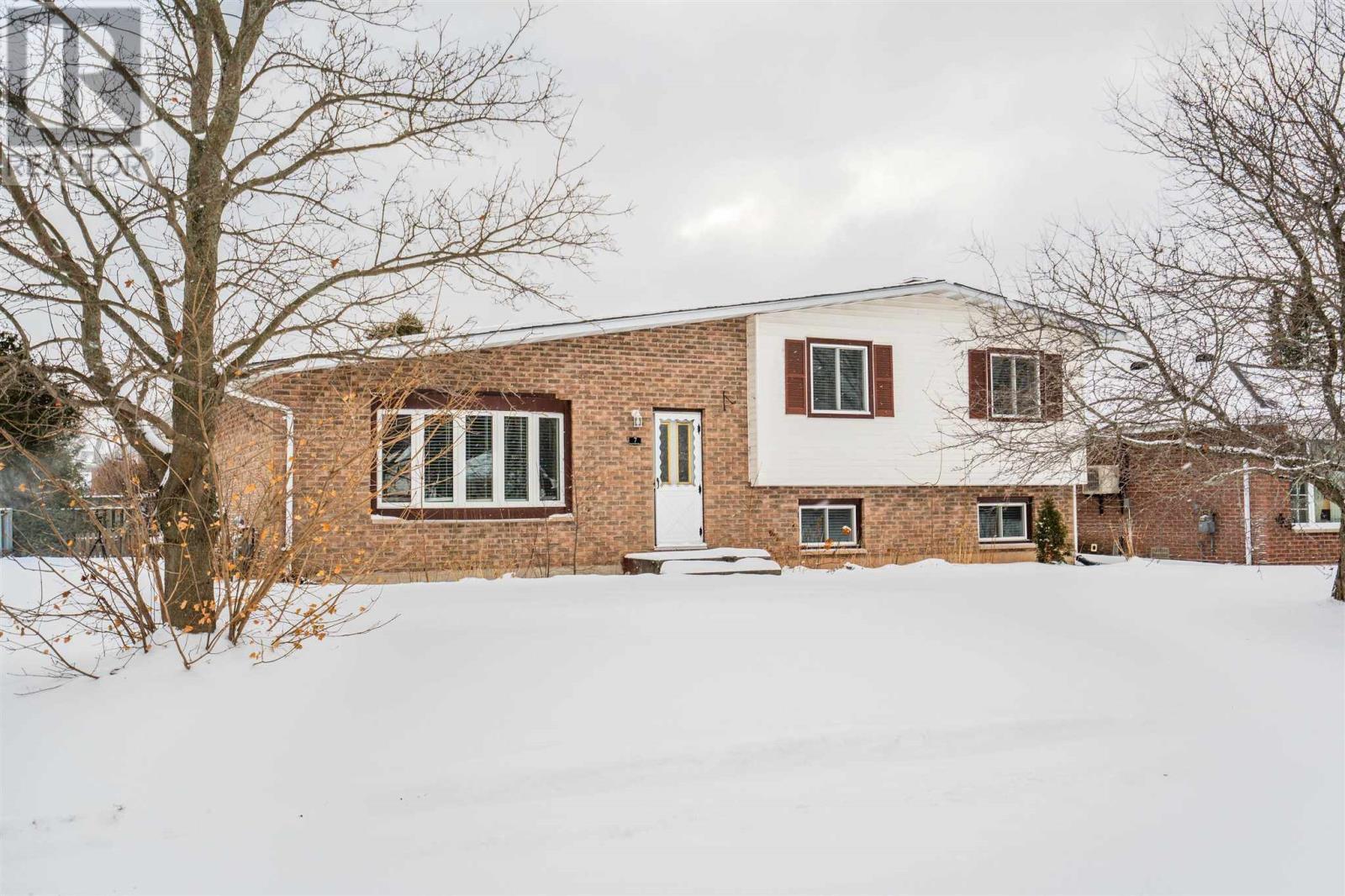 7 Fort Creek Dr, Sault Ste. Marie, ON - Outdoor