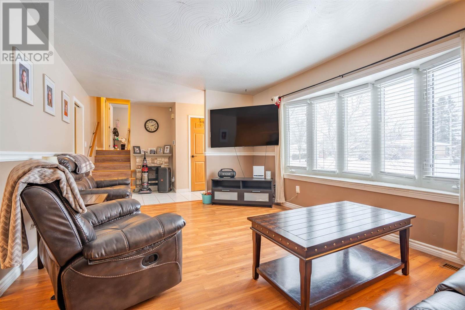 7 Fort Creek Dr, Sault Ste. Marie, ON - Indoor Photo Showing Living Room