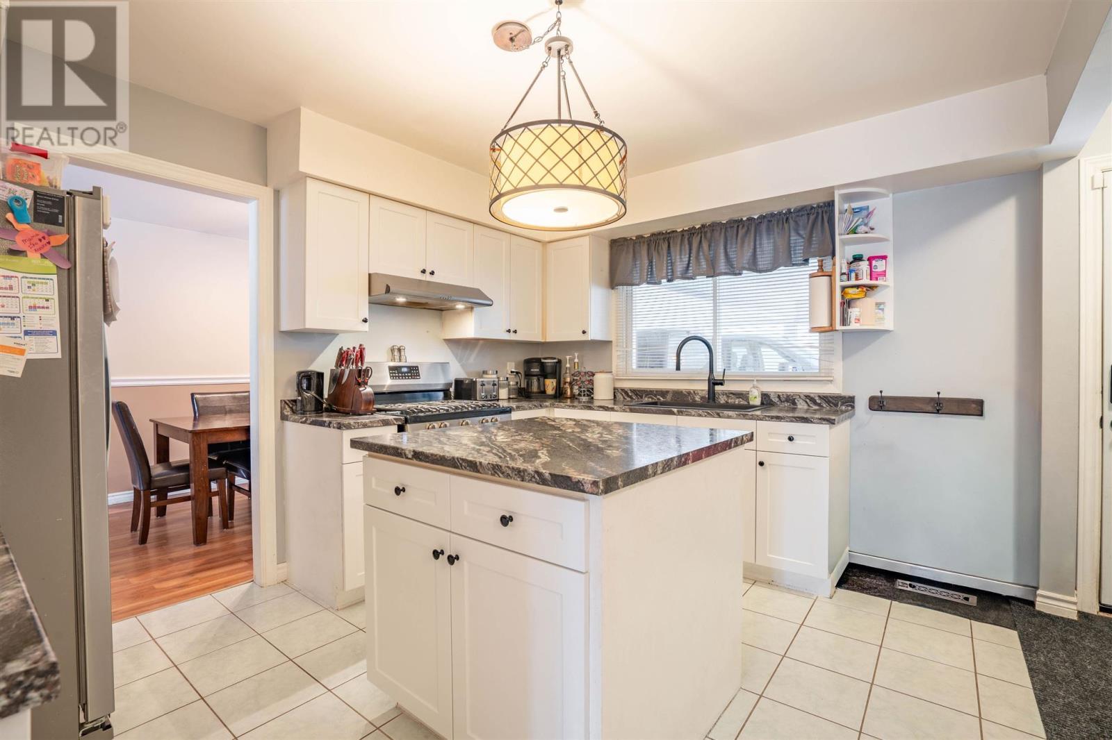 7 Fort Creek Dr, Sault Ste. Marie, ON - Indoor Photo Showing Kitchen