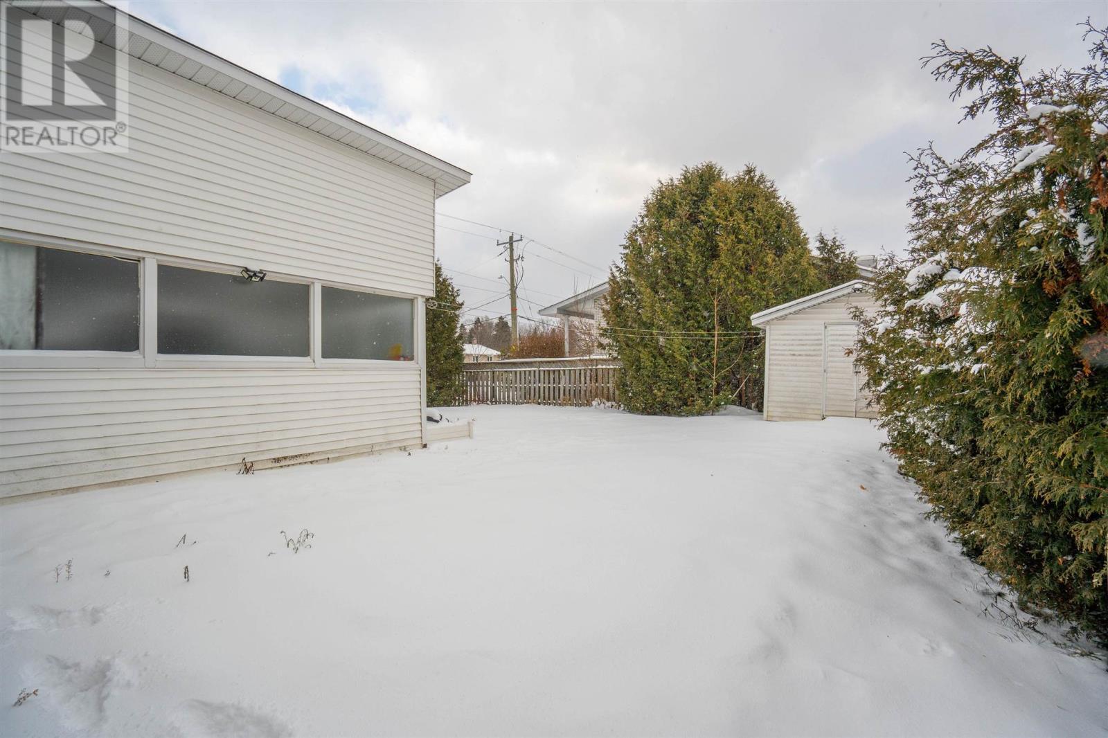 7 Fort Creek Dr, Sault Ste. Marie, ON - Outdoor