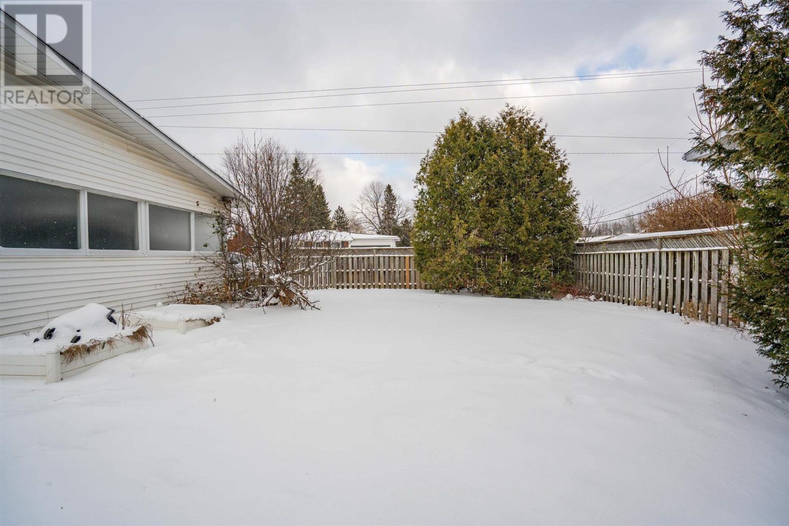 7 Fort Creek Dr, Sault Ste. Marie, ON - Outdoor