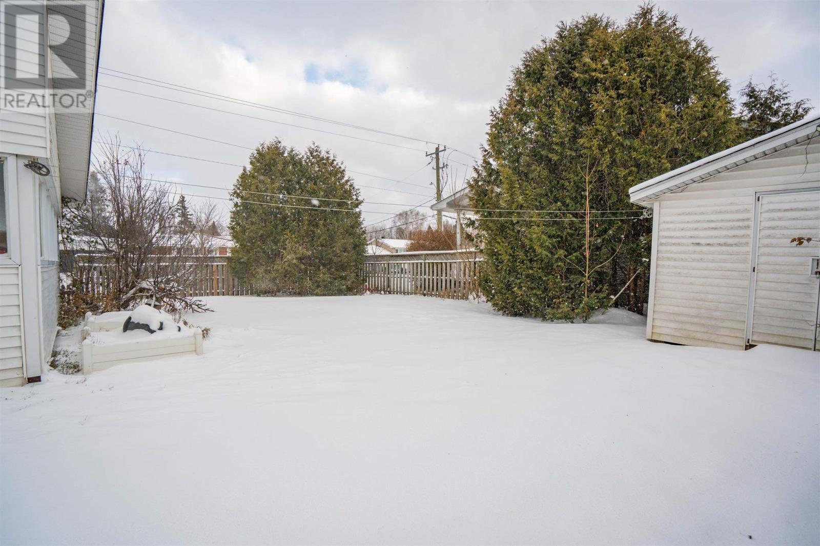 7 Fort Creek Dr, Sault Ste. Marie, ON - Outdoor