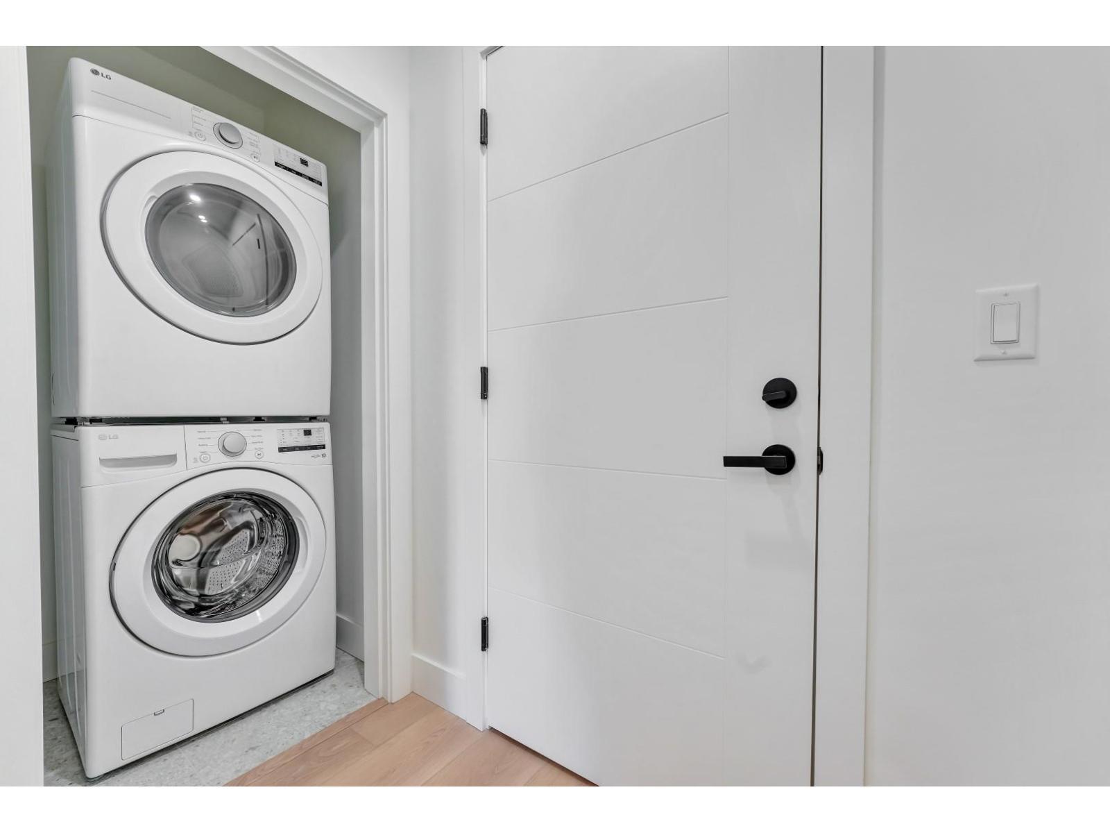 B309 5360 204Th Street, Langley, BC - Indoor Photo Showing Laundry Room