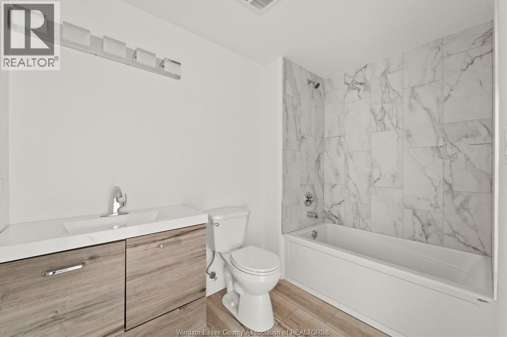 515 Dalhousie Street Unit# 1B, Amherstburg, ON - Indoor Photo Showing Bathroom