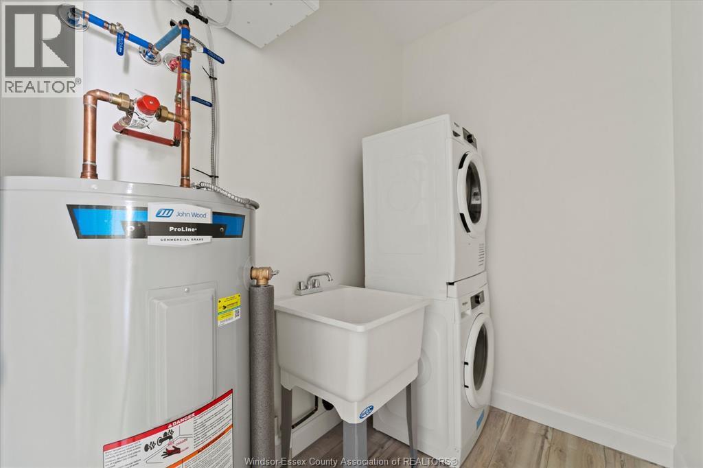 515 Dalhousie Street Unit# 1B, Amherstburg, ON - Indoor Photo Showing Laundry Room