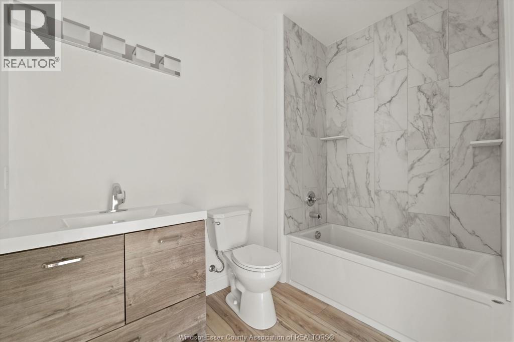 515 Dalhousie Street Unit# 1B, Amherstburg, ON - Indoor Photo Showing Bathroom
