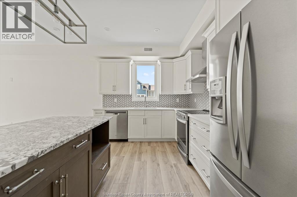 515 Dalhousie Street Unit# 1B, Amherstburg, ON - Indoor Photo Showing Kitchen With Upgraded Kitchen