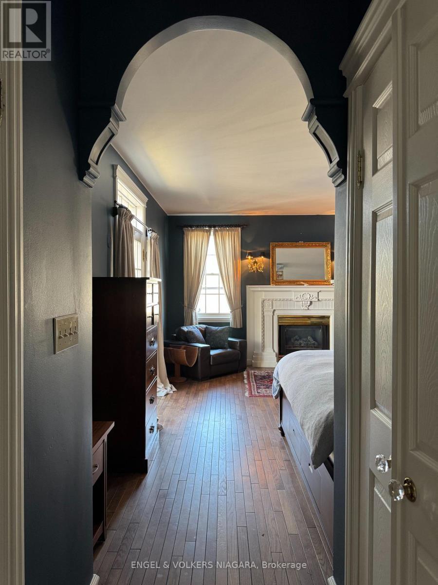 14650 Niagara Parkway, Niagara-On-The-Lake (Queenston), ON - Indoor Photo Showing Bedroom