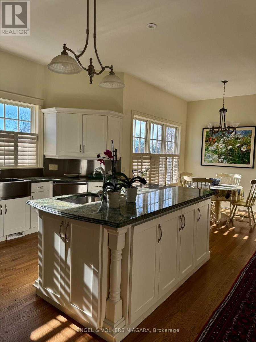 14650 Niagara Parkway, Niagara-On-The-Lake (Queenston), ON - Indoor Photo Showing Kitchen