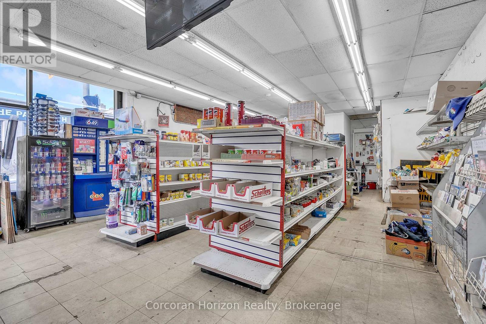 Main - 675 Barton Street East Street E, Hamilton (Stipley), ON