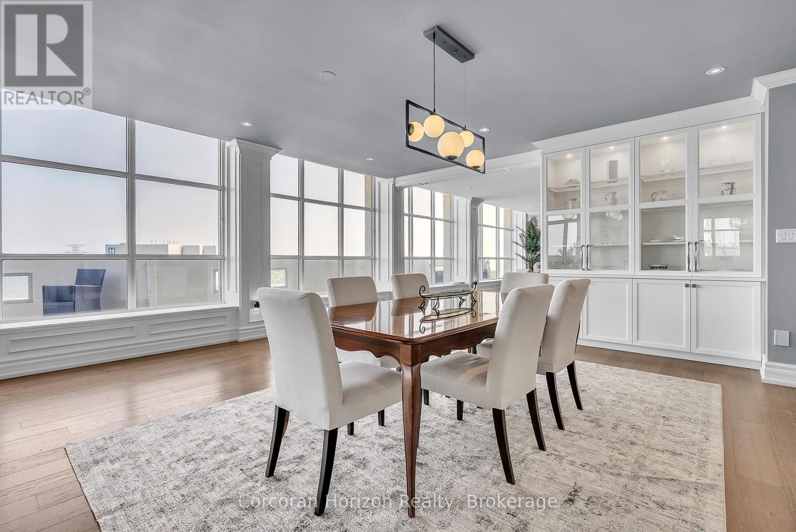 1201 - 1237 North Shore Boulevard E, Burlington (Brant), ON - Indoor Photo Showing Dining Room