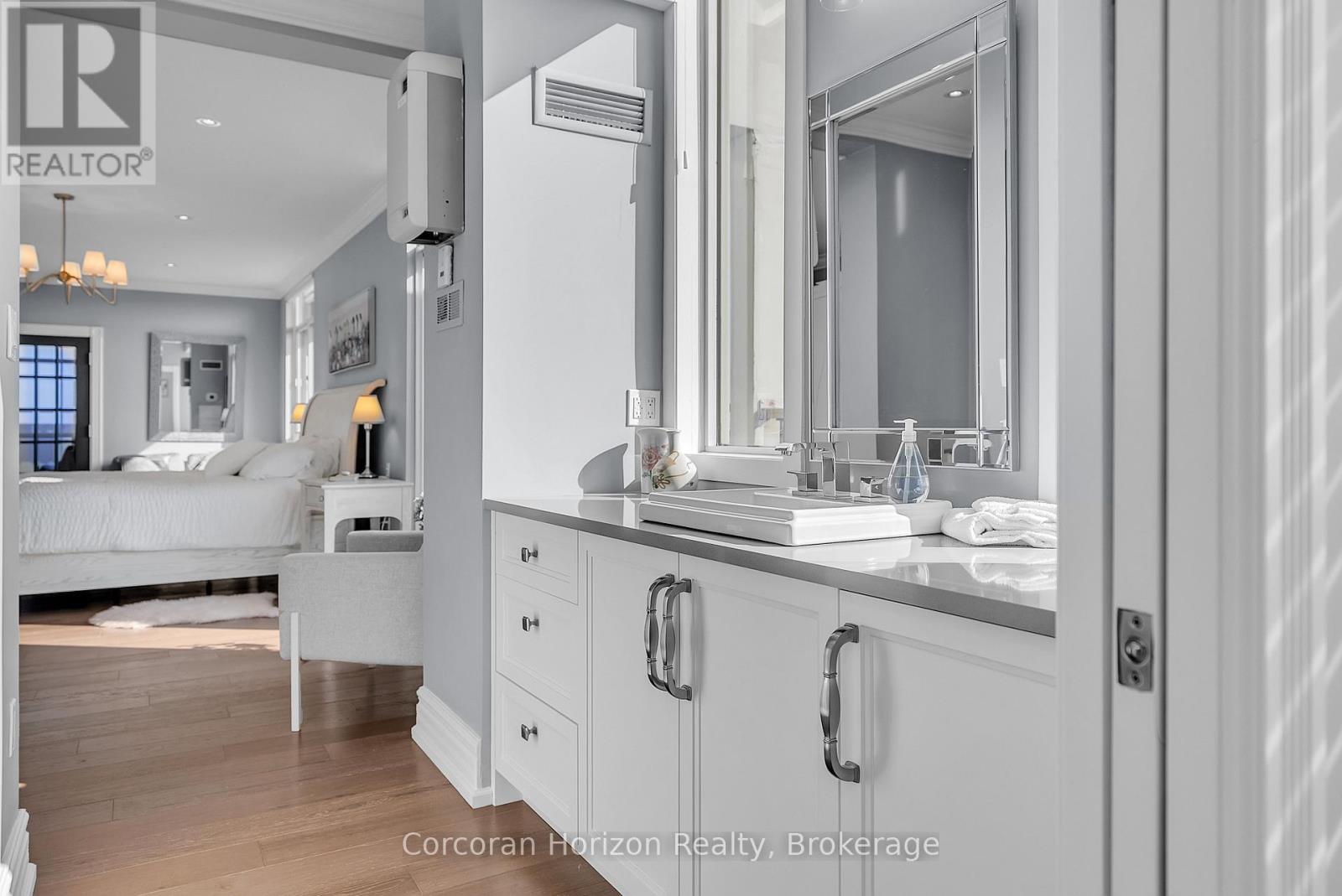 1201 - 1237 North Shore Boulevard E, Burlington (Brant), ON - Indoor Photo Showing Bathroom