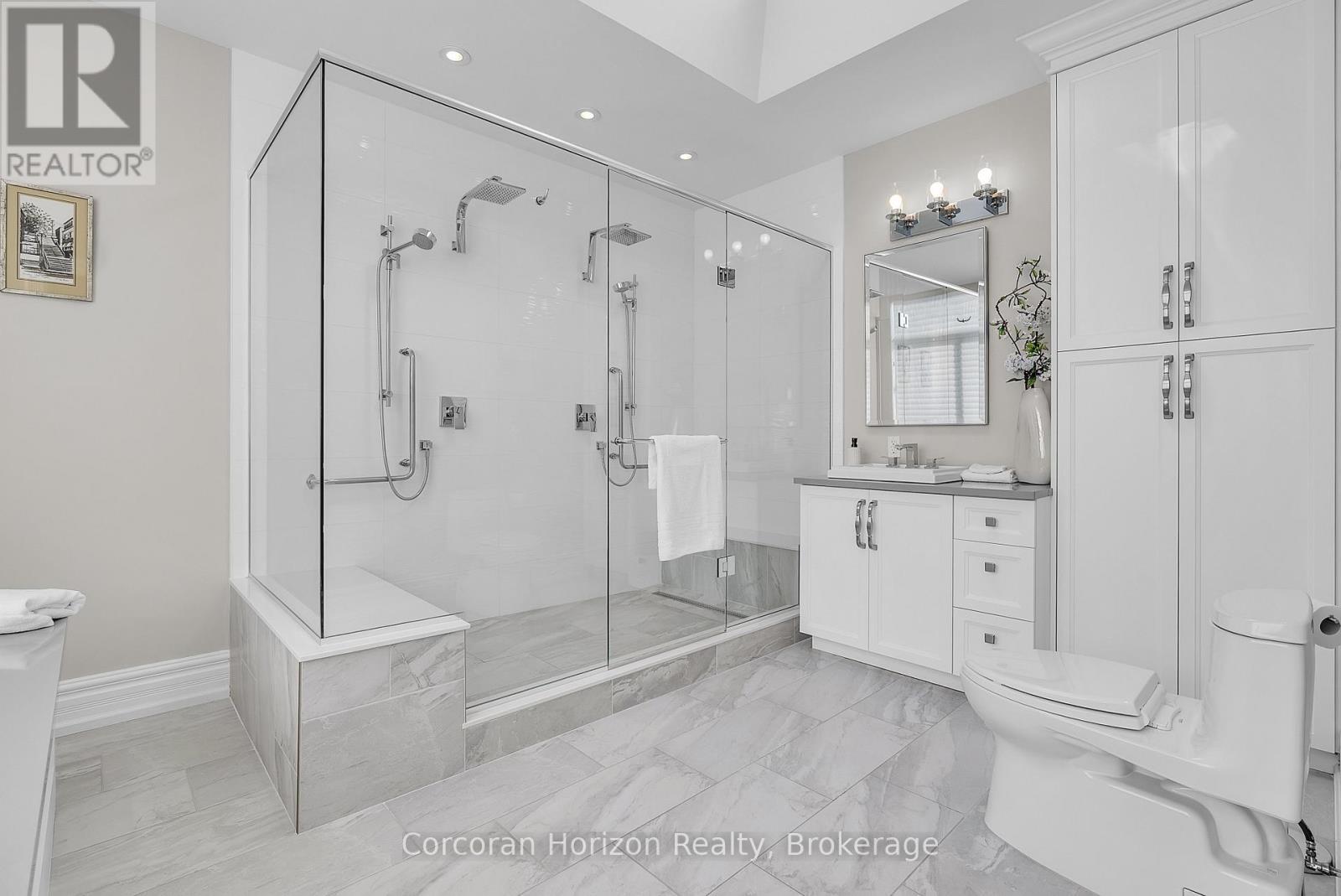1201 - 1237 North Shore Boulevard E, Burlington (Brant), ON - Indoor Photo Showing Bathroom