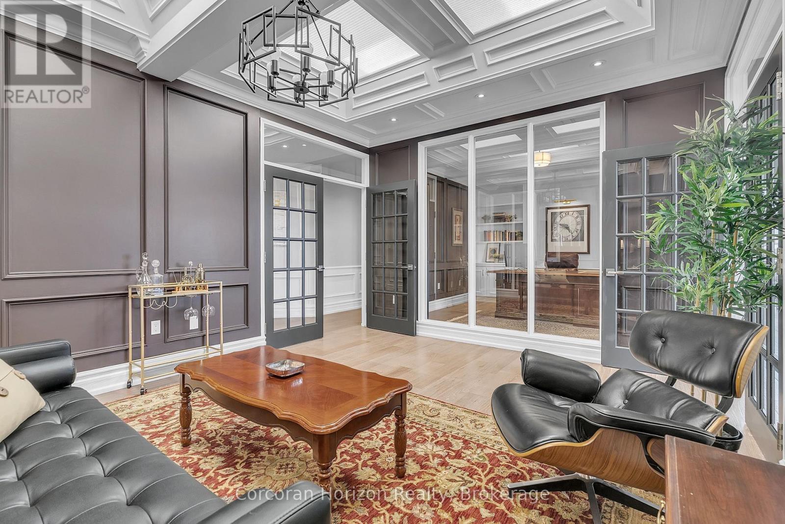 1201 - 1237 North Shore Boulevard E, Burlington (Brant), ON - Indoor