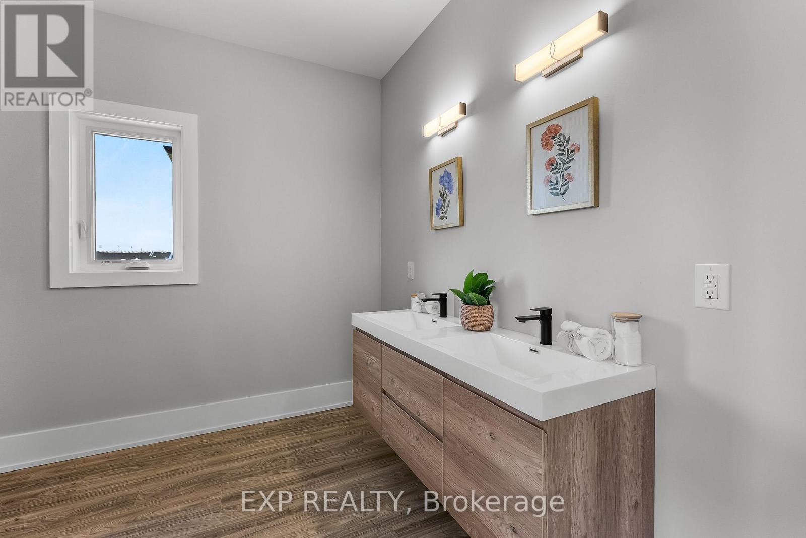 51 Alicia Crescent, Thorold (Hurricane/Merrittville), ON - Indoor Photo Showing Bathroom