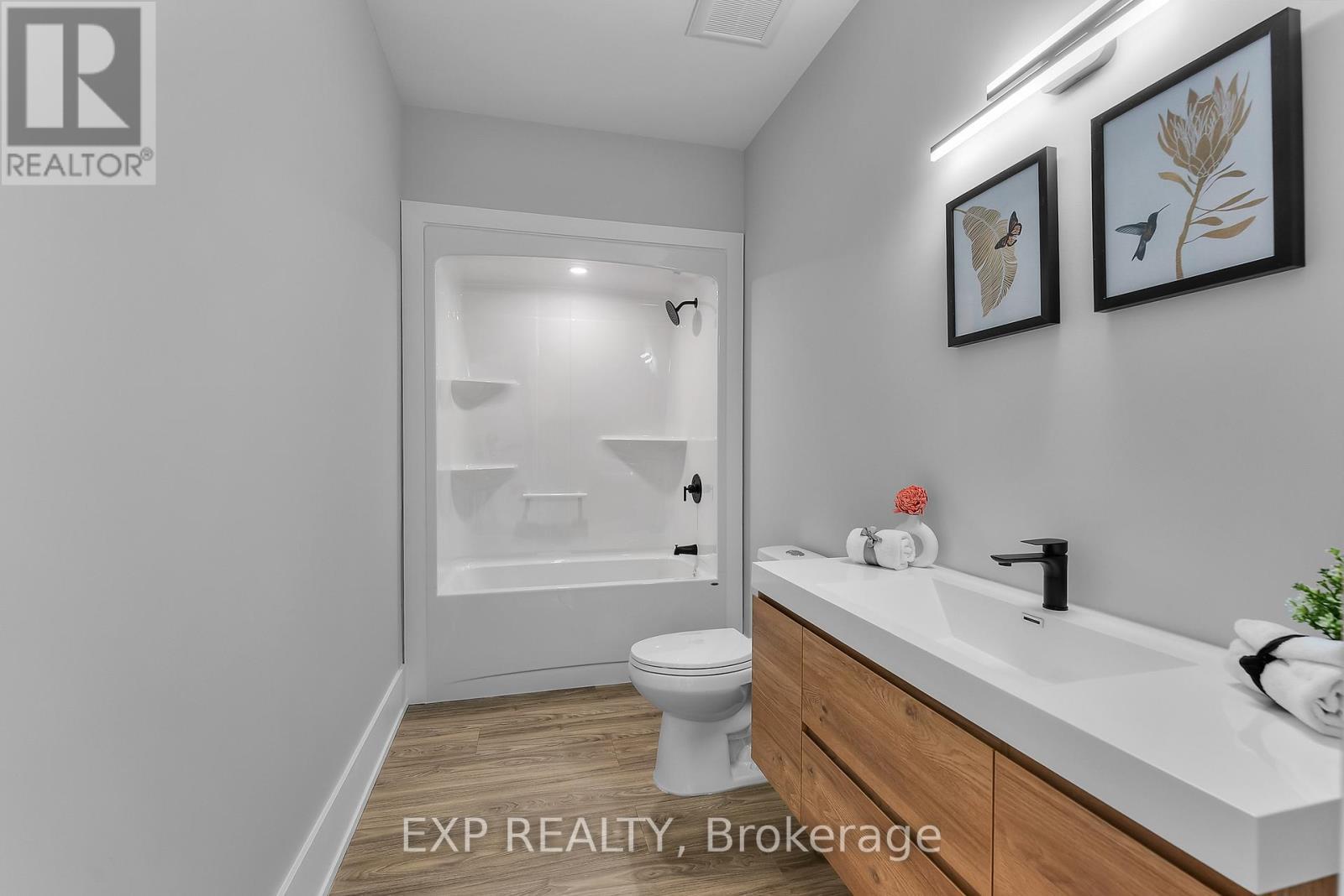 51 Alicia Crescent, Thorold (Hurricane/Merrittville), ON - Indoor Photo Showing Bathroom