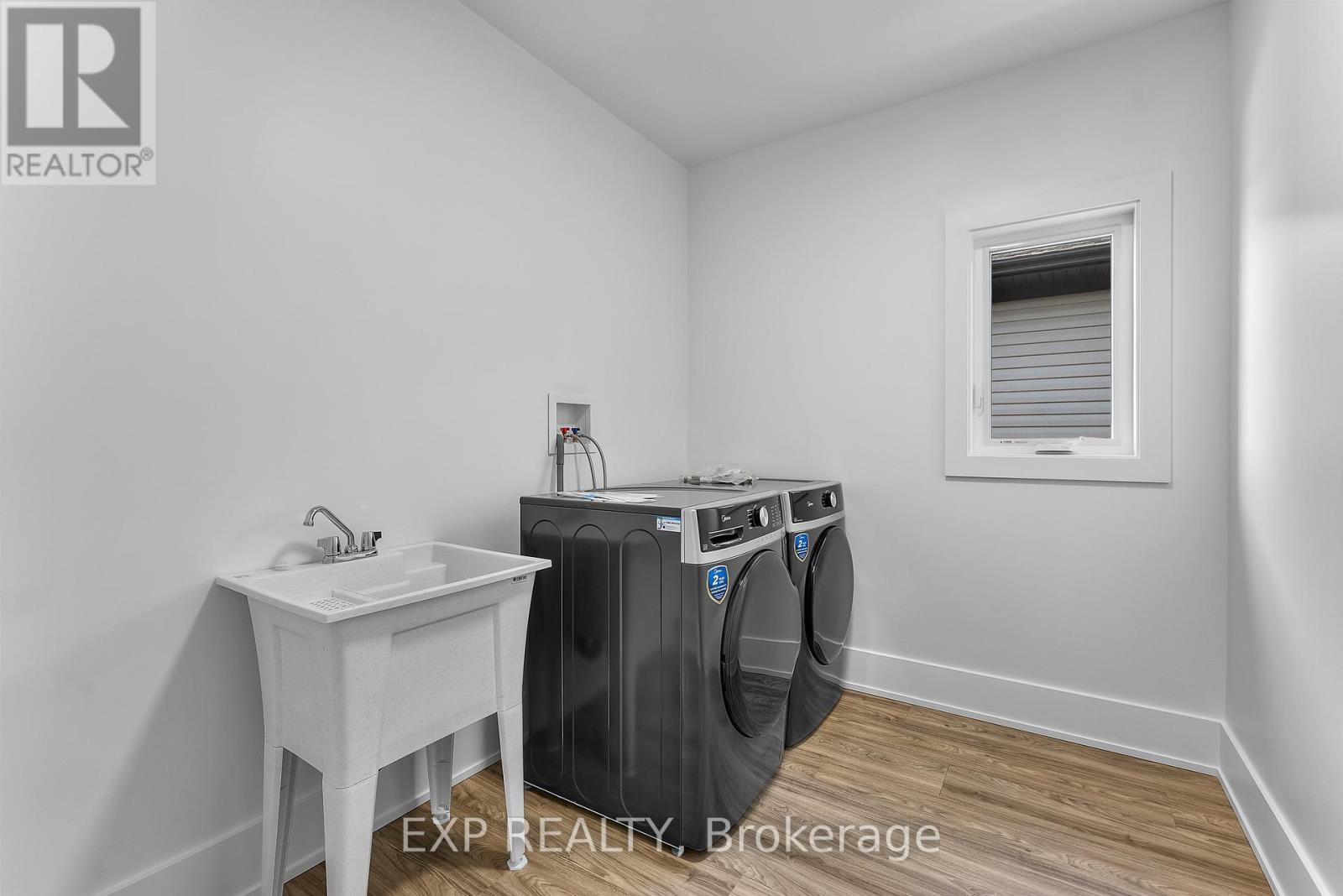 51 Alicia Crescent, Thorold (Hurricane/Merrittville), ON - Indoor Photo Showing Laundry Room
