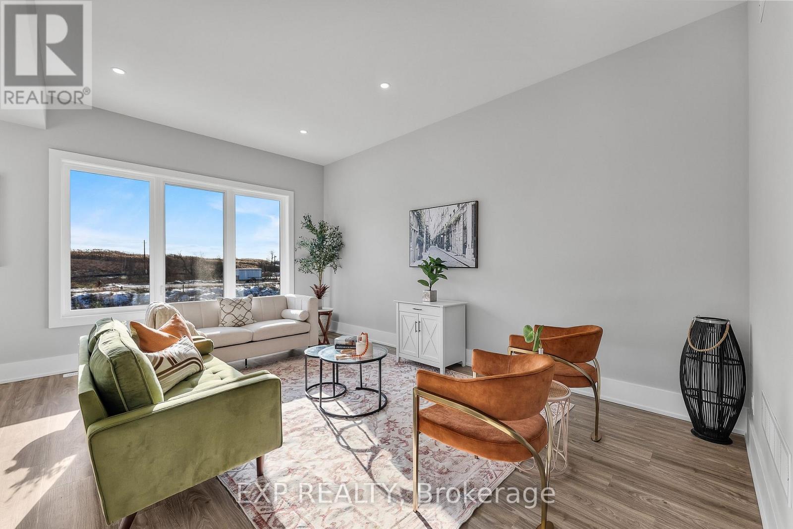 51 Alicia Crescent, Thorold (Hurricane/Merrittville), ON - Indoor Photo Showing Living Room