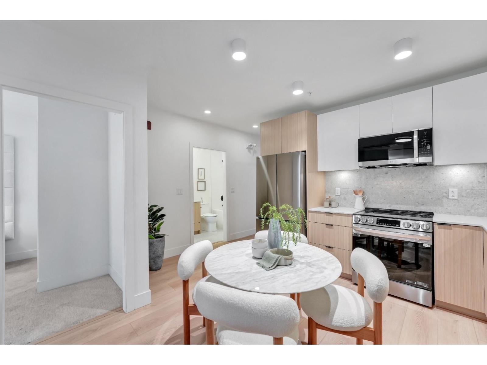 A420 5360 204Th Street, Langley, BC - Indoor