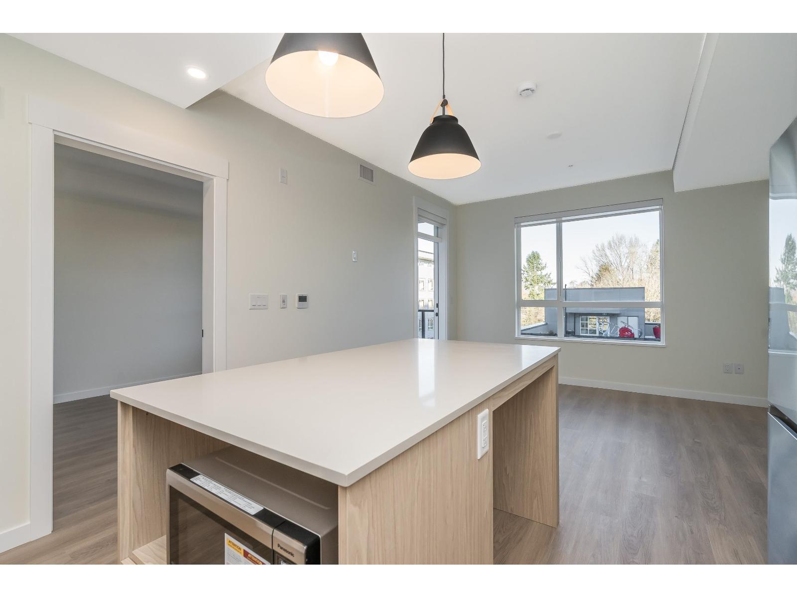 404 27218 Aldergrove Town Centre Drive, Langley, BC - Indoor