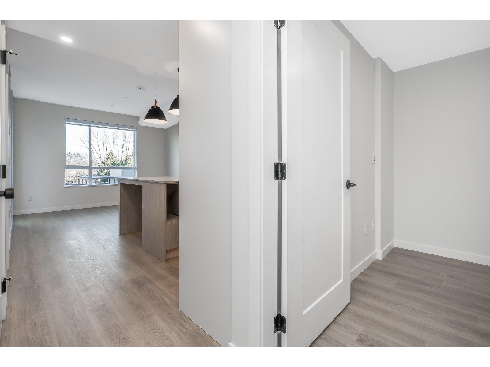 404 27218 Aldergrove Town Centre Drive, Langley, BC - Indoor Photo Showing Other Room