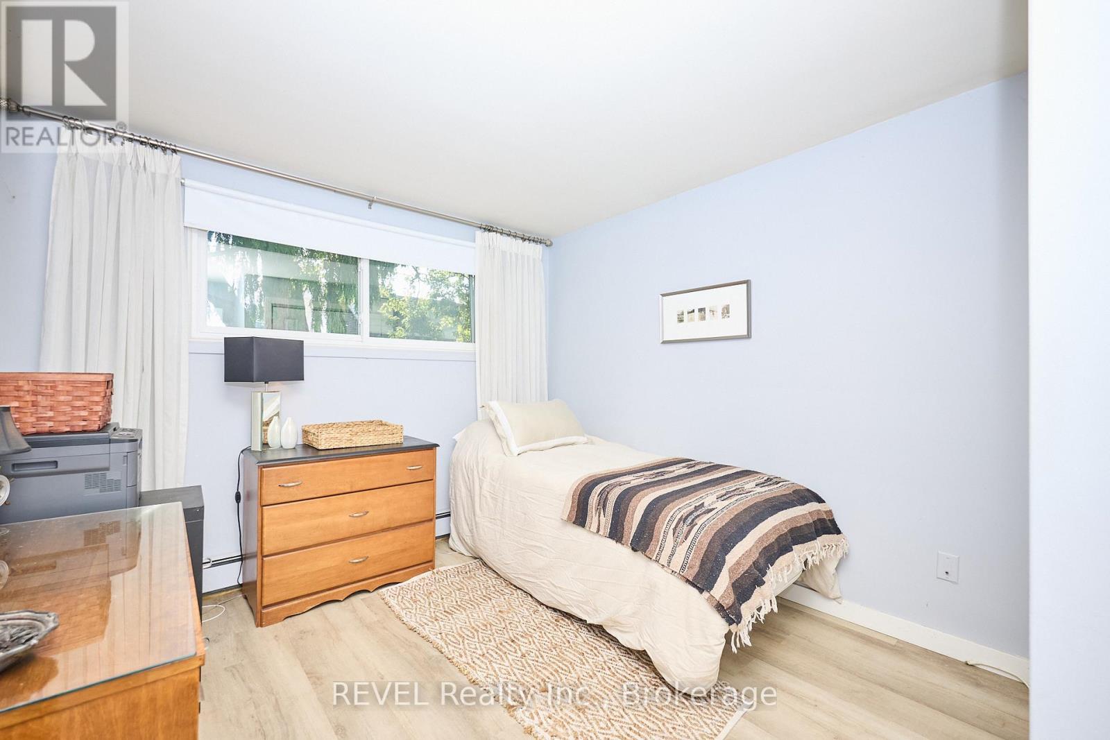 88 Haun Road, Fort Erie (Crystal Beach), ON - Indoor Photo Showing Bedroom