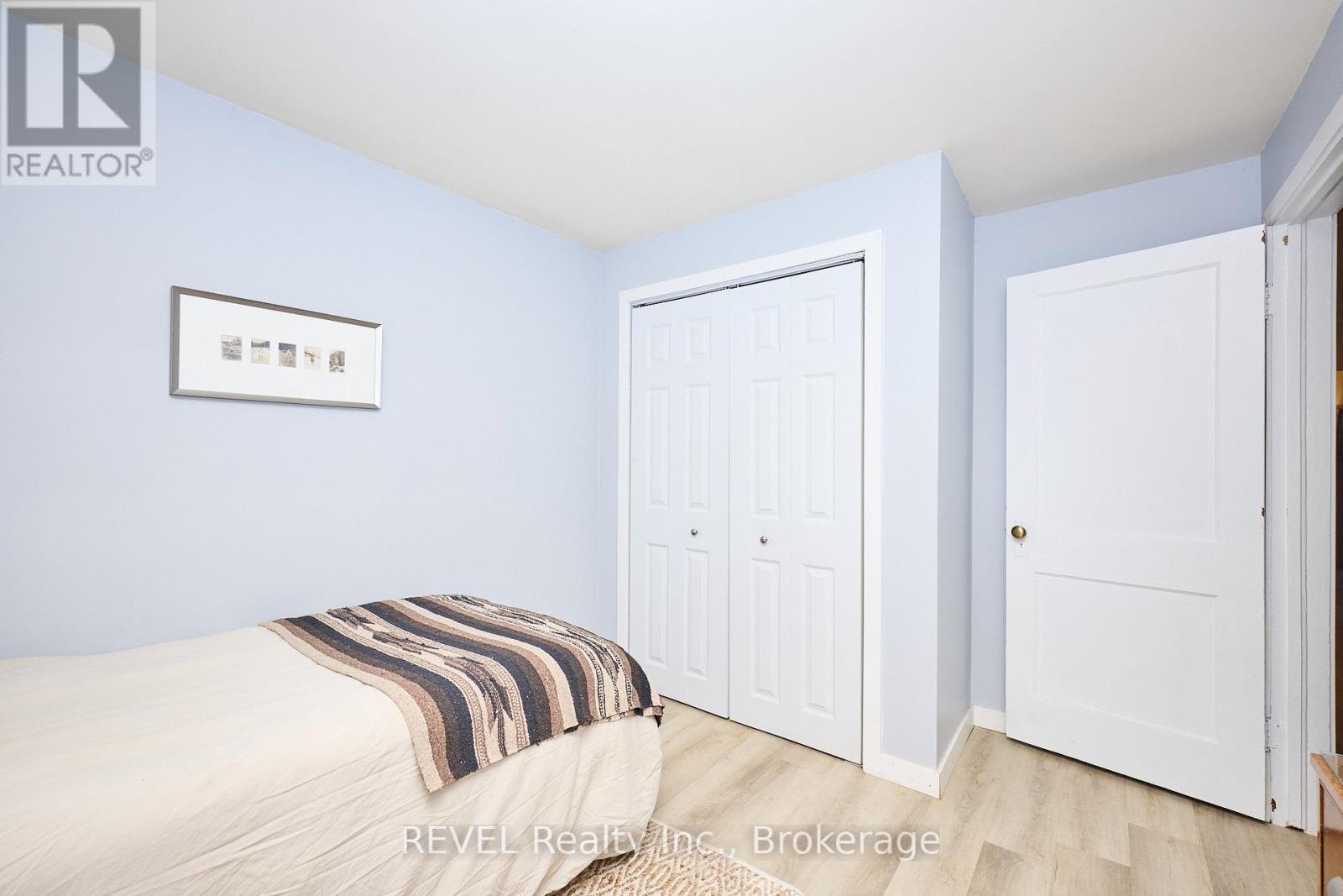 88 Haun Road, Fort Erie (Crystal Beach), ON - Indoor Photo Showing Bedroom