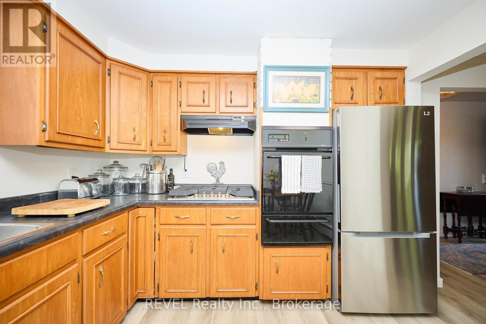 88 Haun Road, Fort Erie (Crystal Beach), ON - Indoor Photo Showing Kitchen