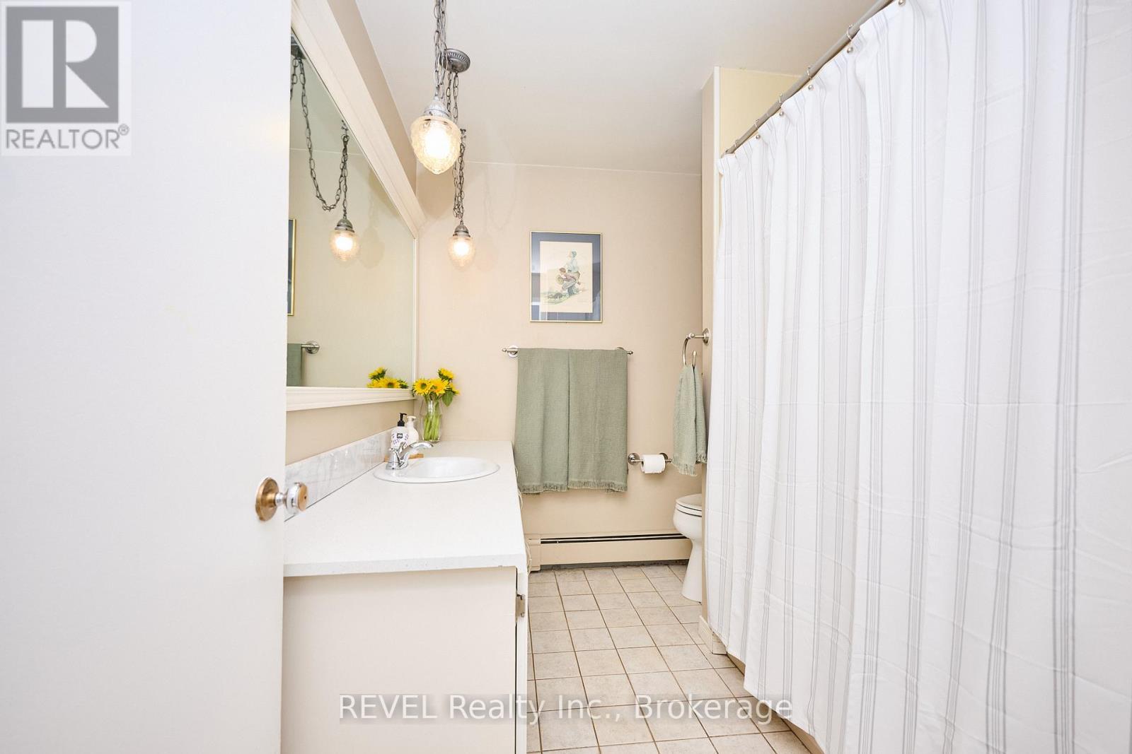 88 Haun Road, Fort Erie (Crystal Beach), ON - Indoor Photo Showing Bathroom