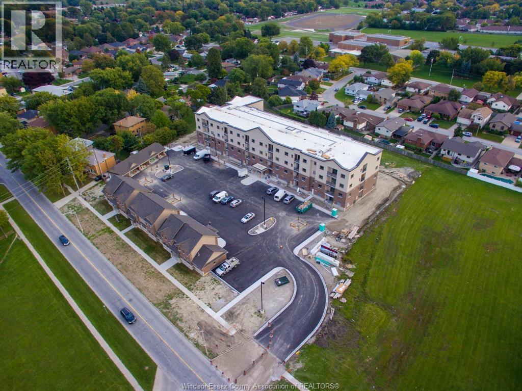 8475 Wyandotte Street East Unit# 101, Windsor, ON - Outdoor With View