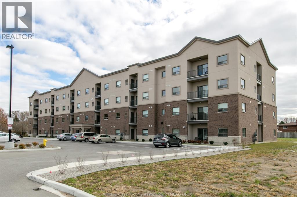 8475 Wyandotte Street East Unit# 101, Windsor, ON - Outdoor With Balcony