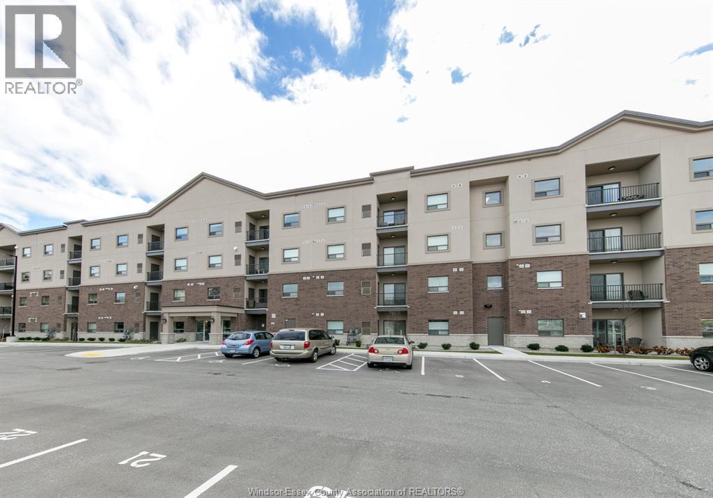 8475 Wyandotte Street East Unit# 101, Windsor, ON - Outdoor With Balcony With Facade