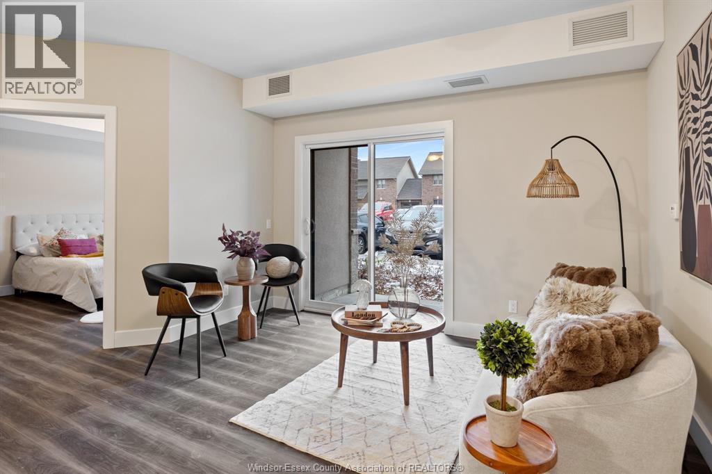 8475 Wyandotte Street East Unit# 101, Windsor, ON - Indoor