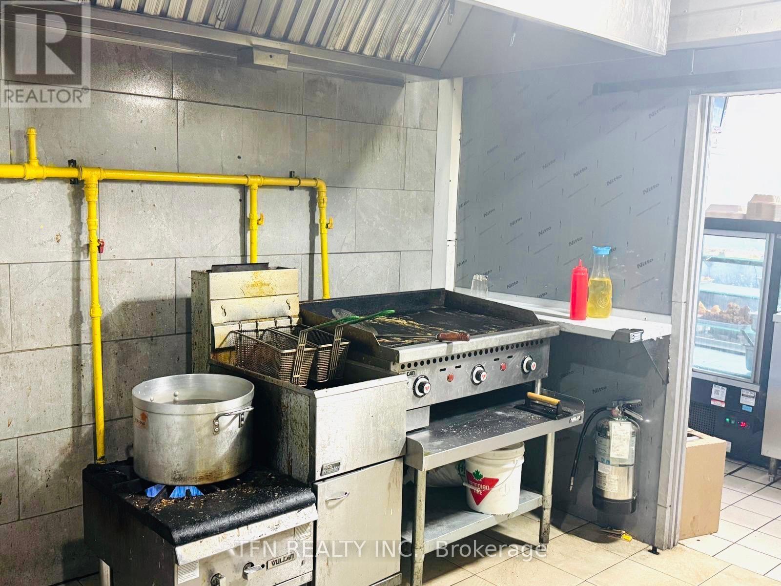 3 - 433 Simcoe Street S, Oshawa, ON