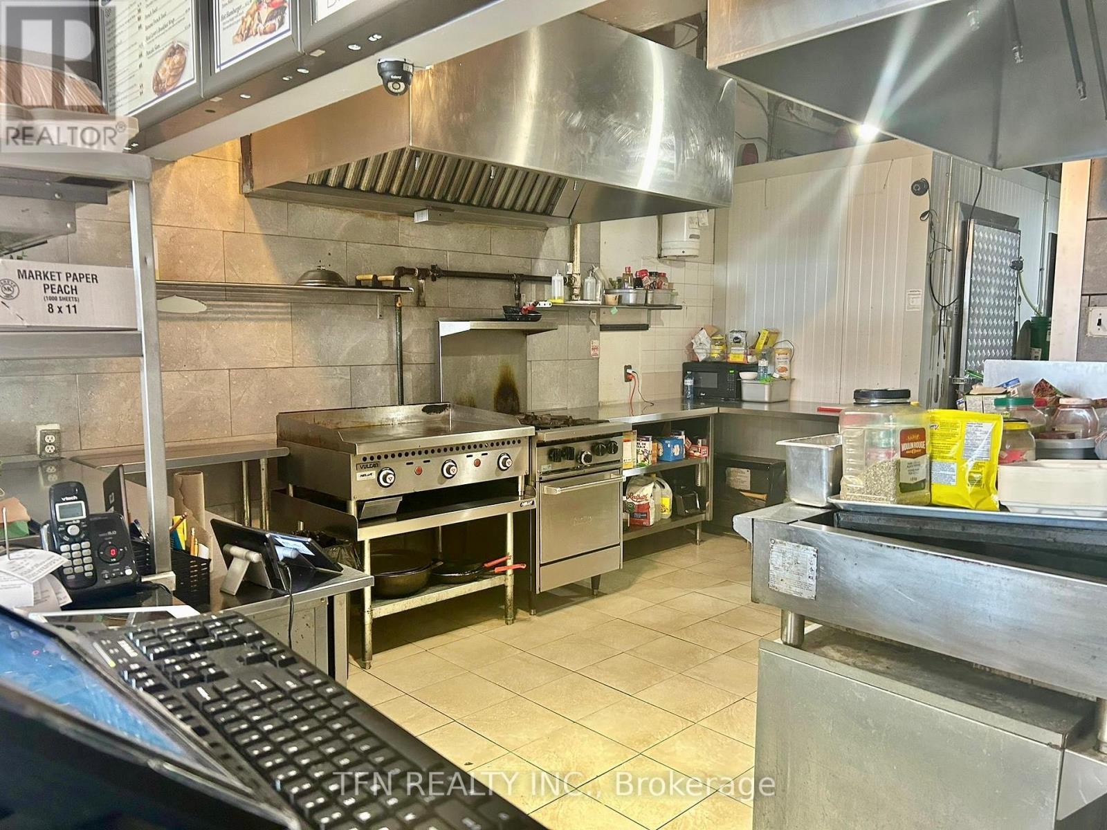 3 - 433 Simcoe Street S, Oshawa, ON