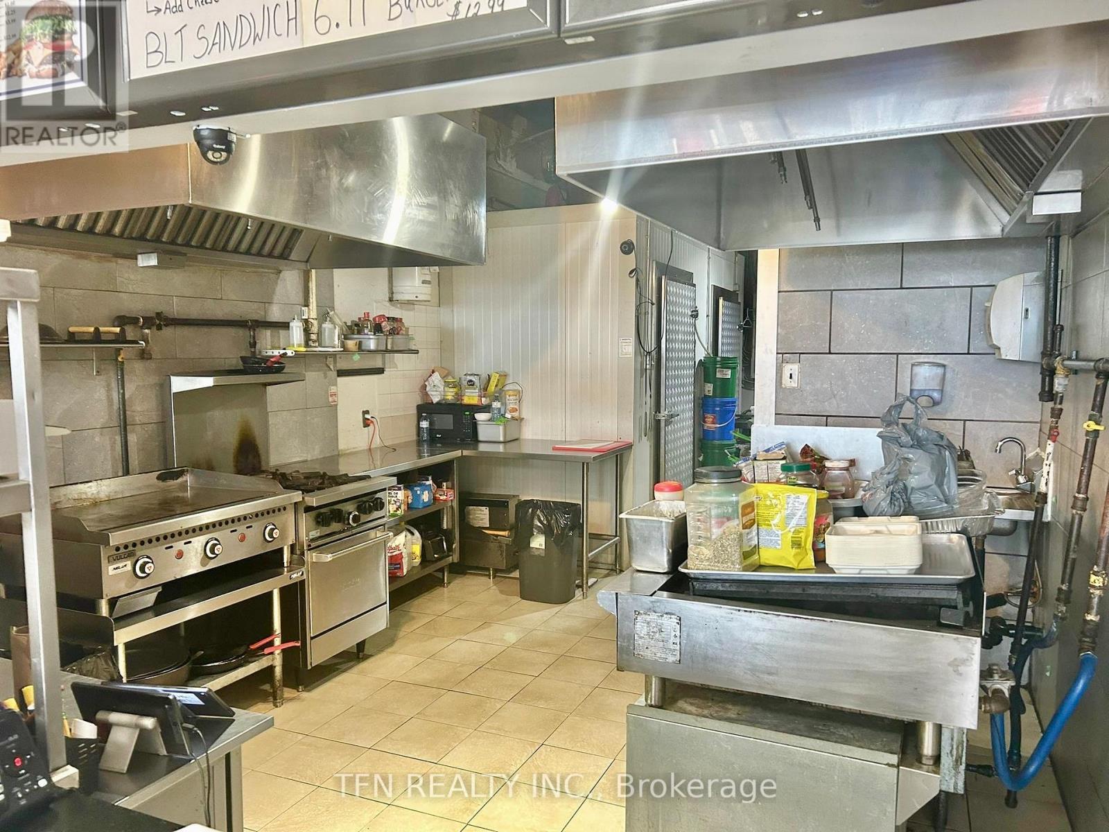 3 - 433 Simcoe Street S, Oshawa, ON