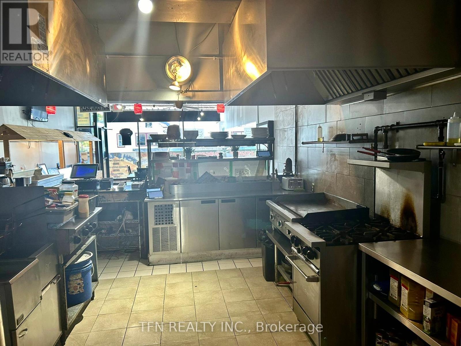 3 - 433 Simcoe Street S, Oshawa, ON