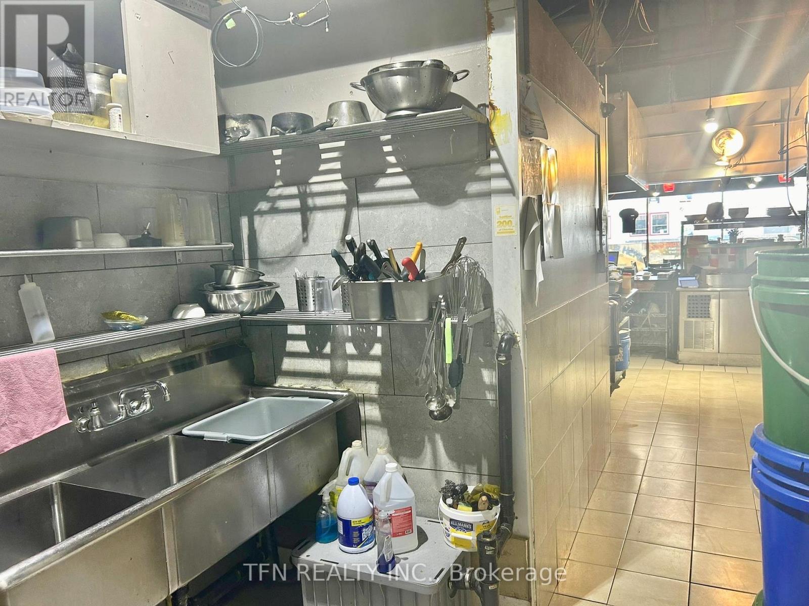 3 - 433 Simcoe Street S, Oshawa, ON