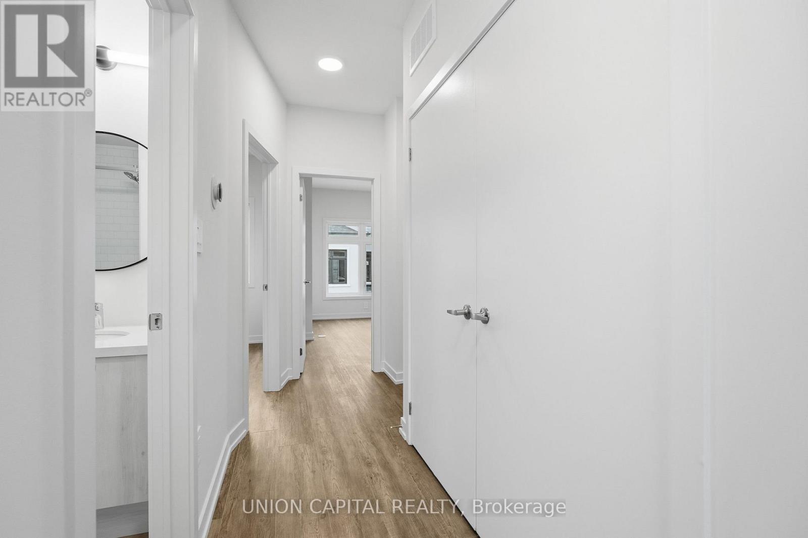 6 Robert Gilpin Lane, Richmond Hill, ON - Indoor Photo Showing Other Room